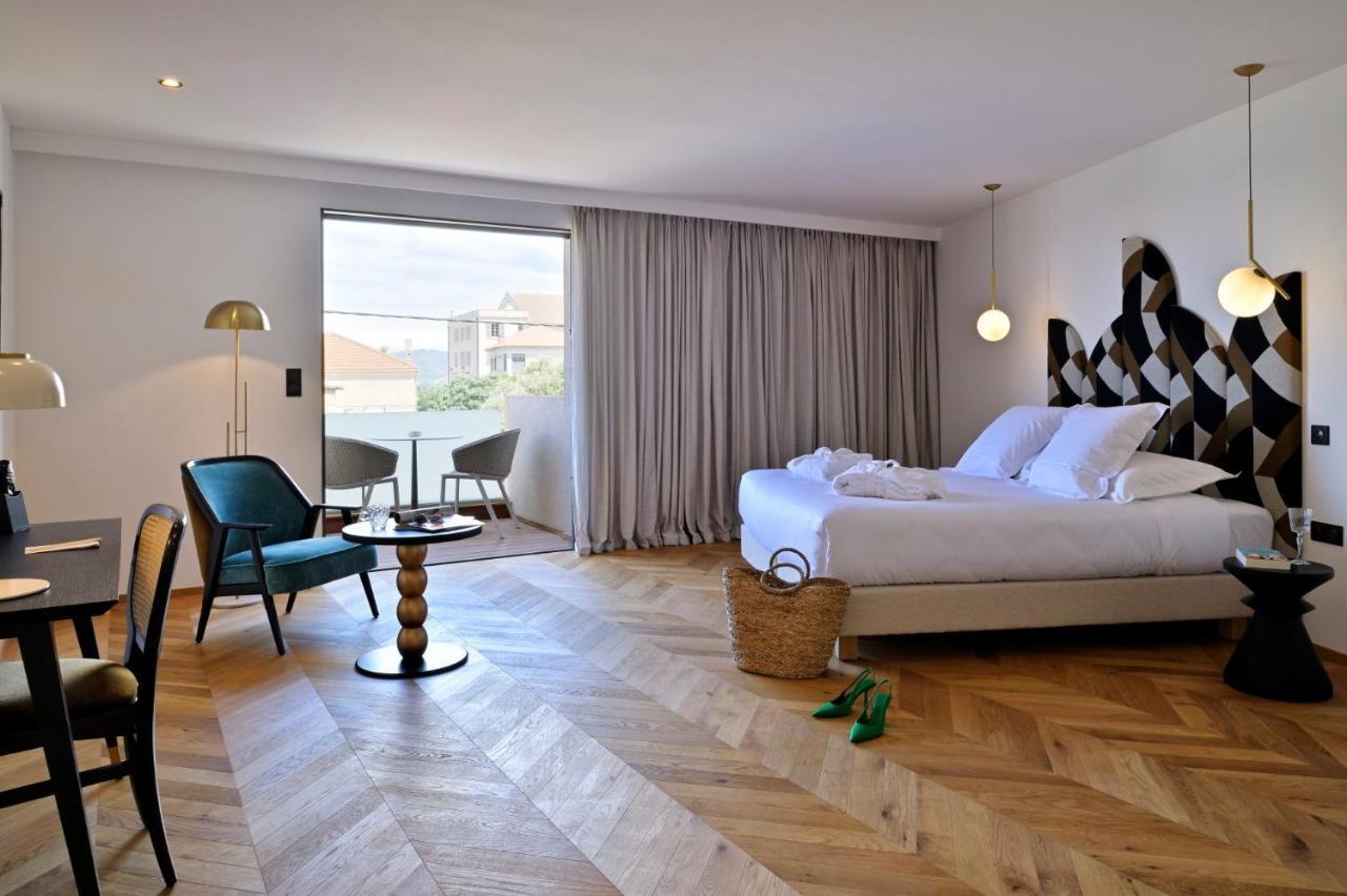 Hotel & Spa Rocabella เอลเลอรูซ ภายนอก รูปภาพ