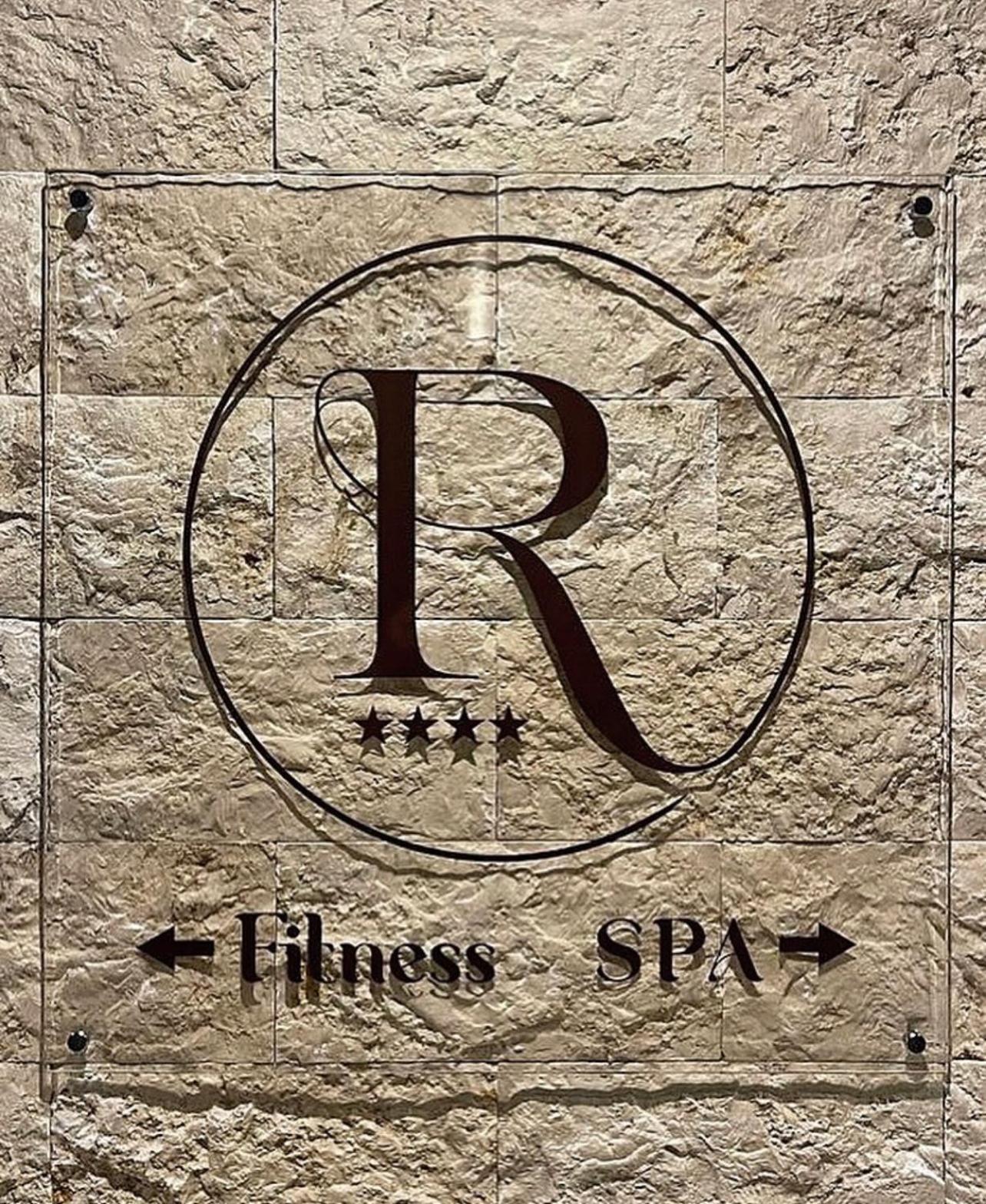 Hotel & Spa Rocabella เอลเลอรูซ ภายนอก รูปภาพ